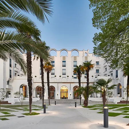 & Bleues Le Splendid Hotel