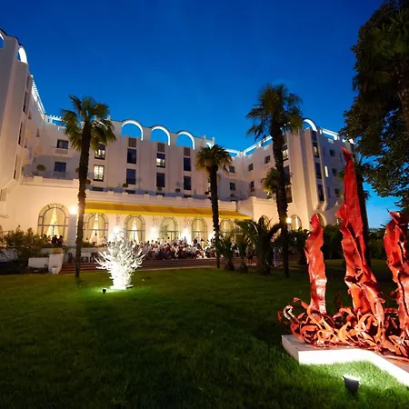 Hotel & Bleues Le Splendid