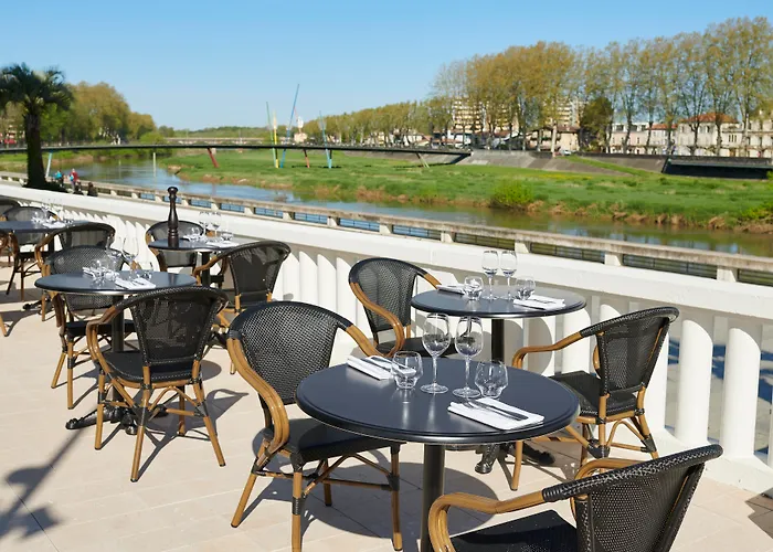 Hotel & Bleues Le Splendid 4*