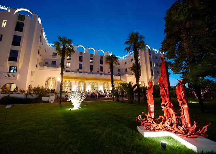 Hotel & Bleues Le Splendid